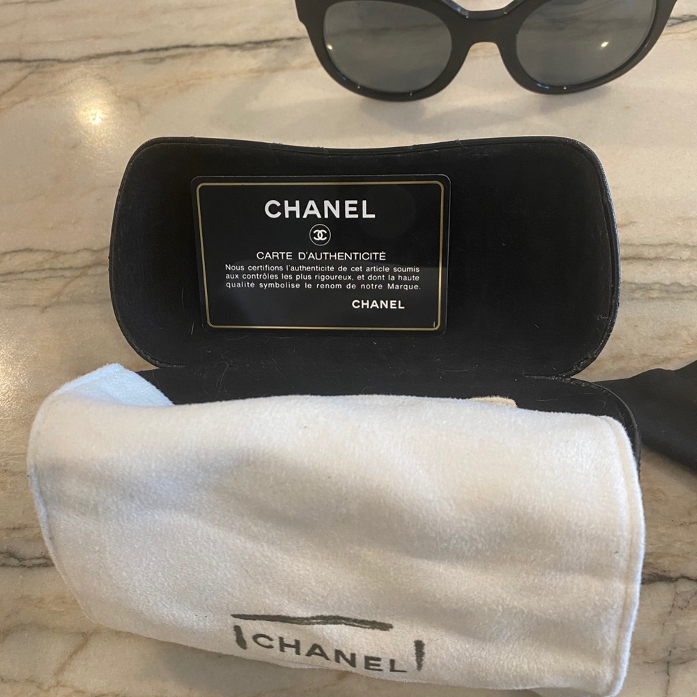 Chanel sunglasses! - Picture 5 of 5